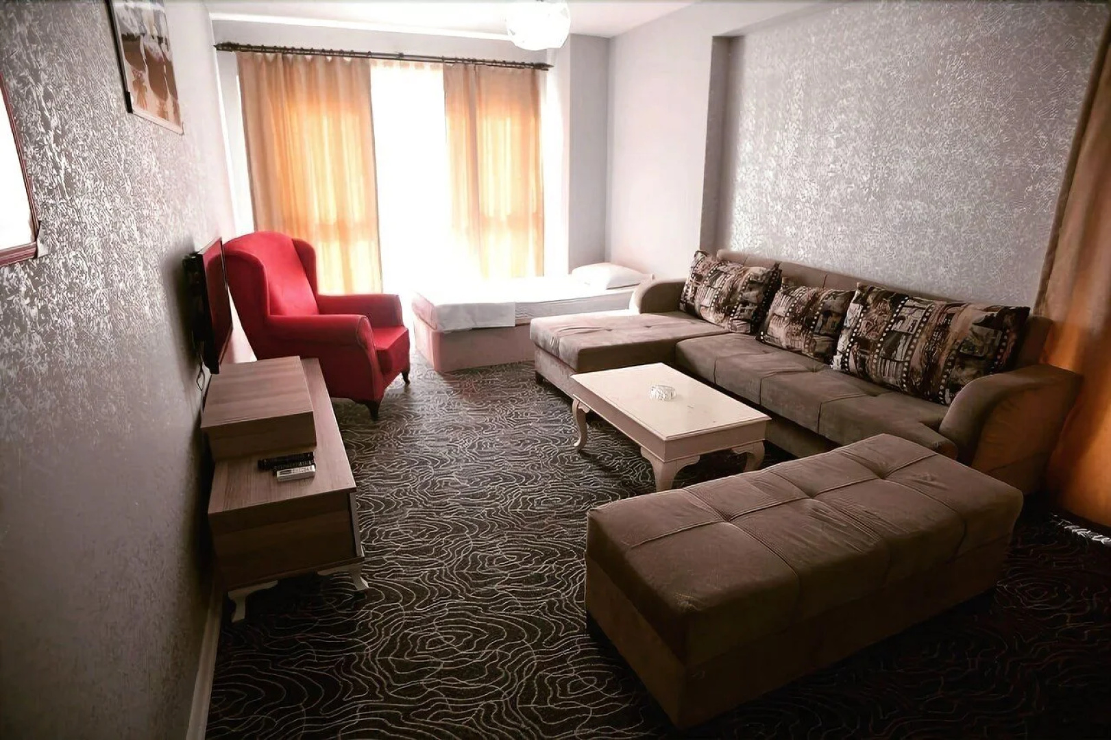 N Suites