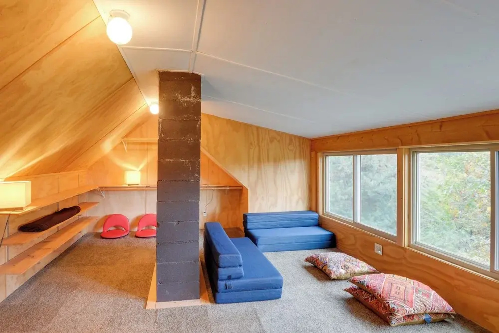 Charming Putney Home: Porch, Grill & Hiking Trails