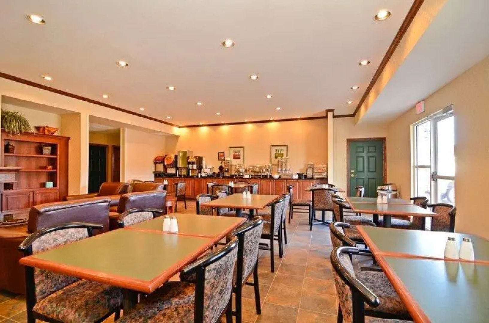 Best Western Plus Heritage Hotel & Suites