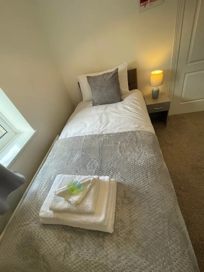 Lovely 3 -bed House in Jarrow With Free Parking