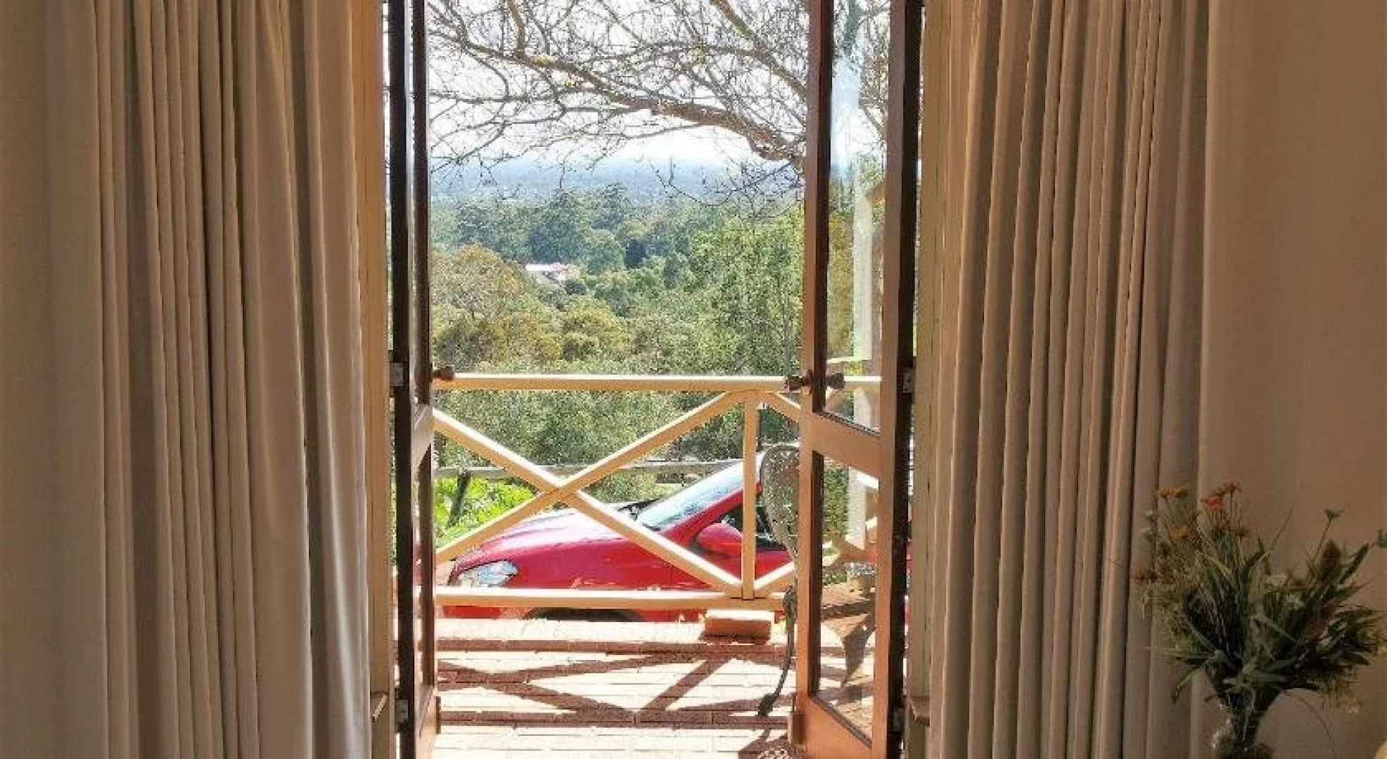 Eleebana Guest House