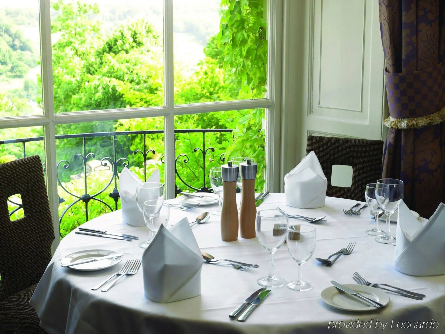 Combe Grove Manor Hotel
