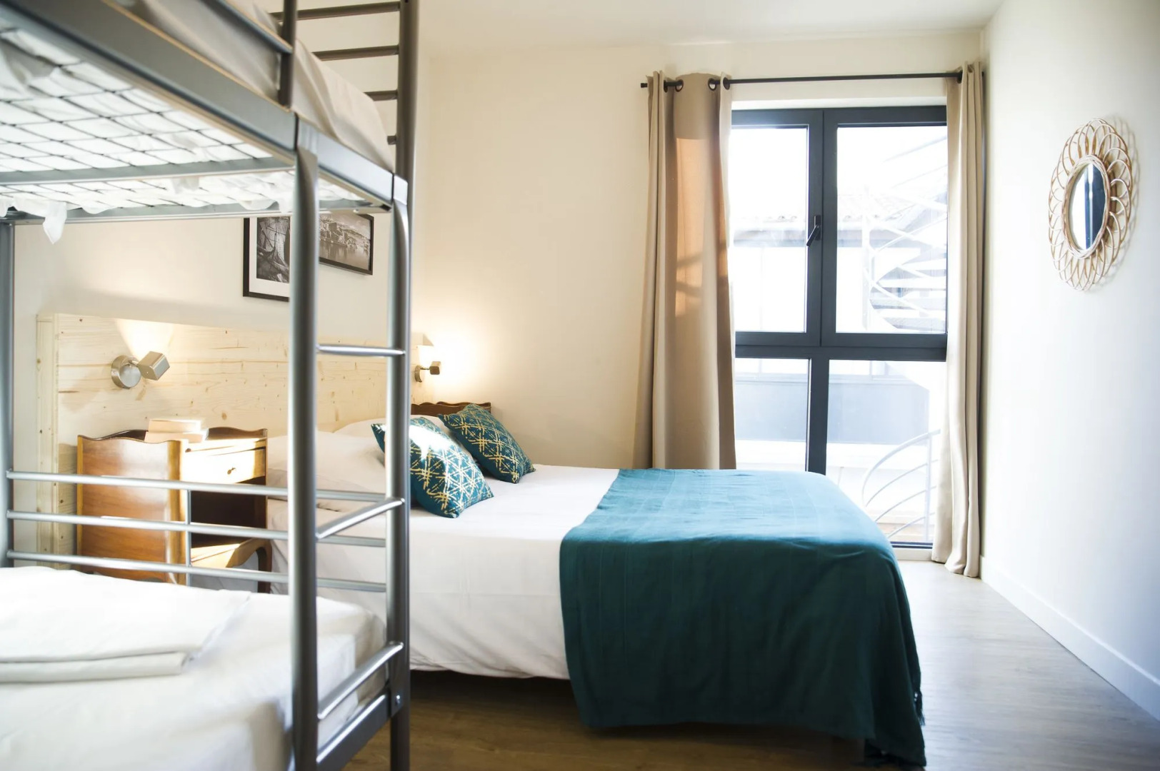 Georges Hostel & Café