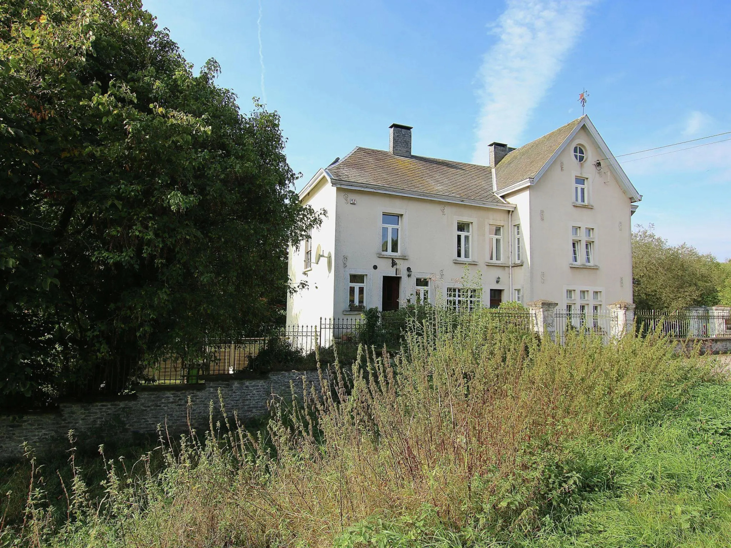 Riverside Mansion Retreat