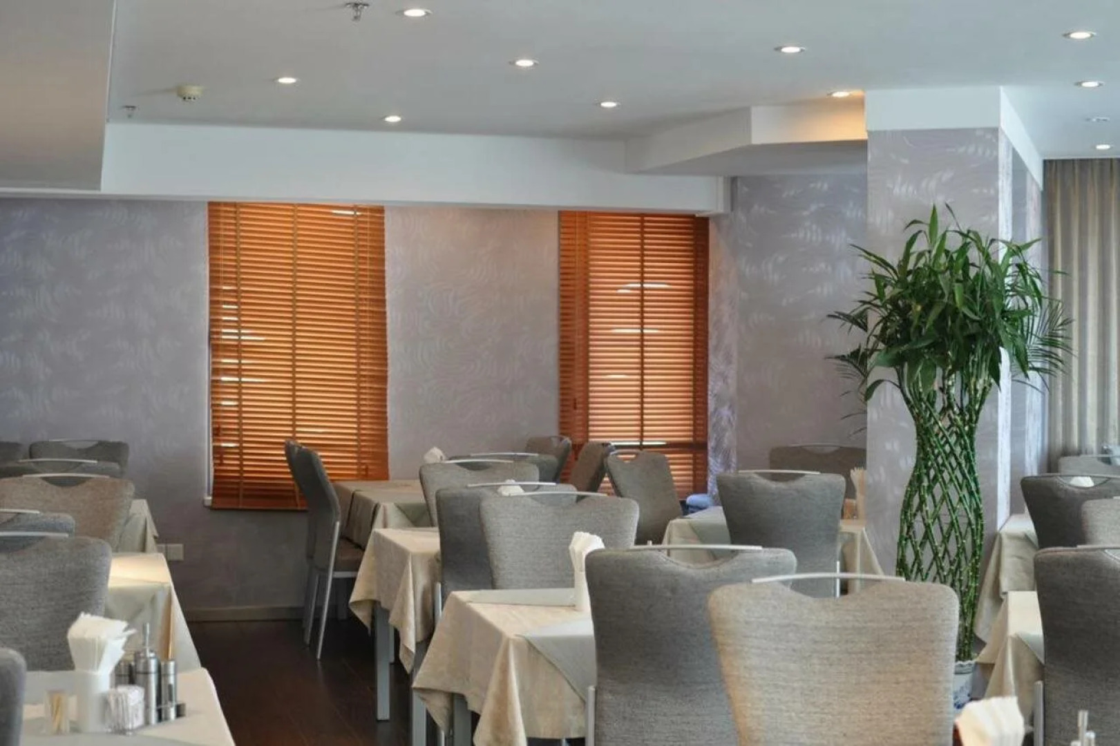 Qingdao Housing International Hotel