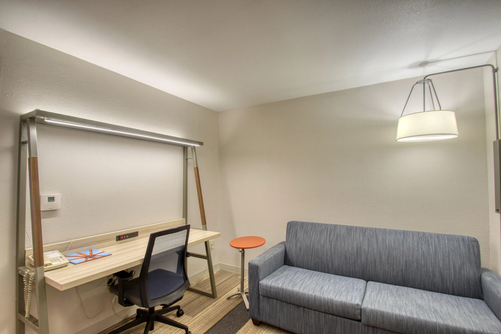 Holiday Inn Express Hotel & Suites Milwaukee Airport by IHG