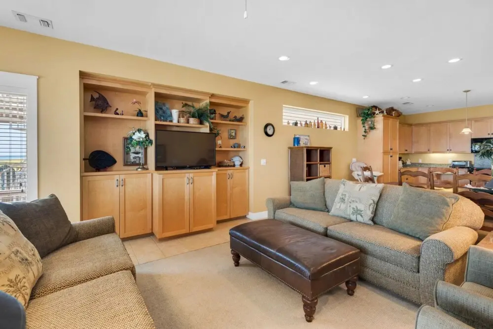 Sea Side 4 Bedroom Townhouse by RedAwning