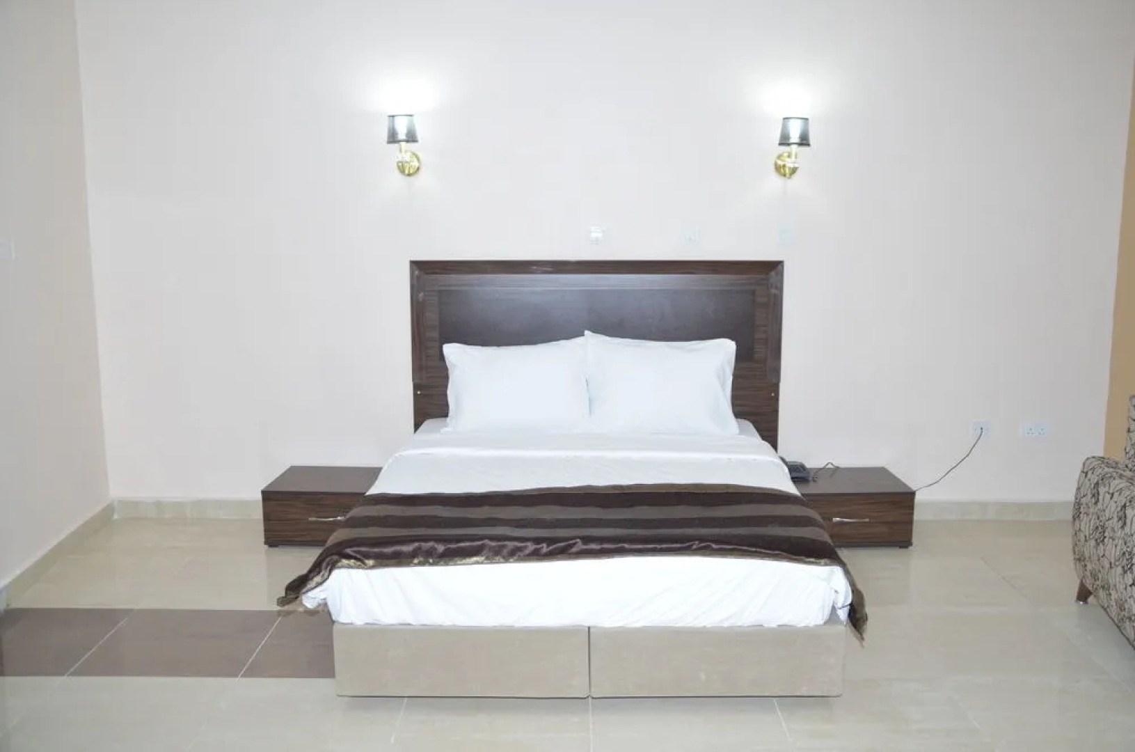 Residency Hotel Leophine House