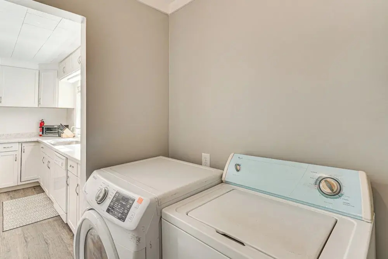 Close to Shops, Eats & Hospital: Roxboro Retreat