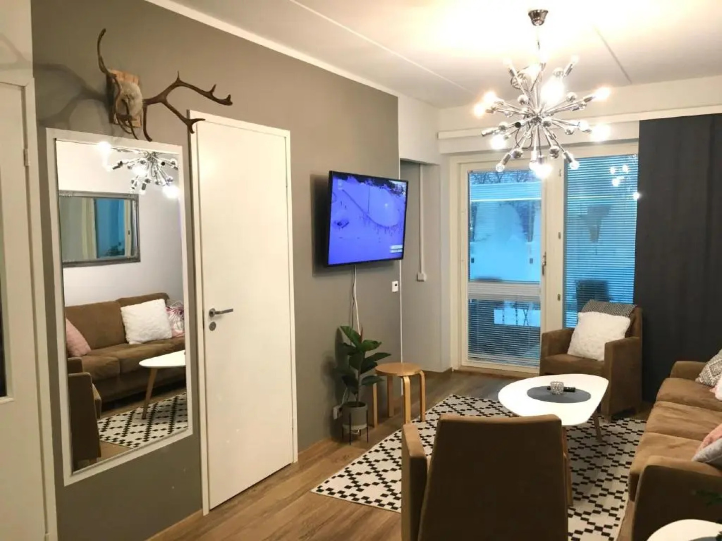 StarHomes Studio Lux 10