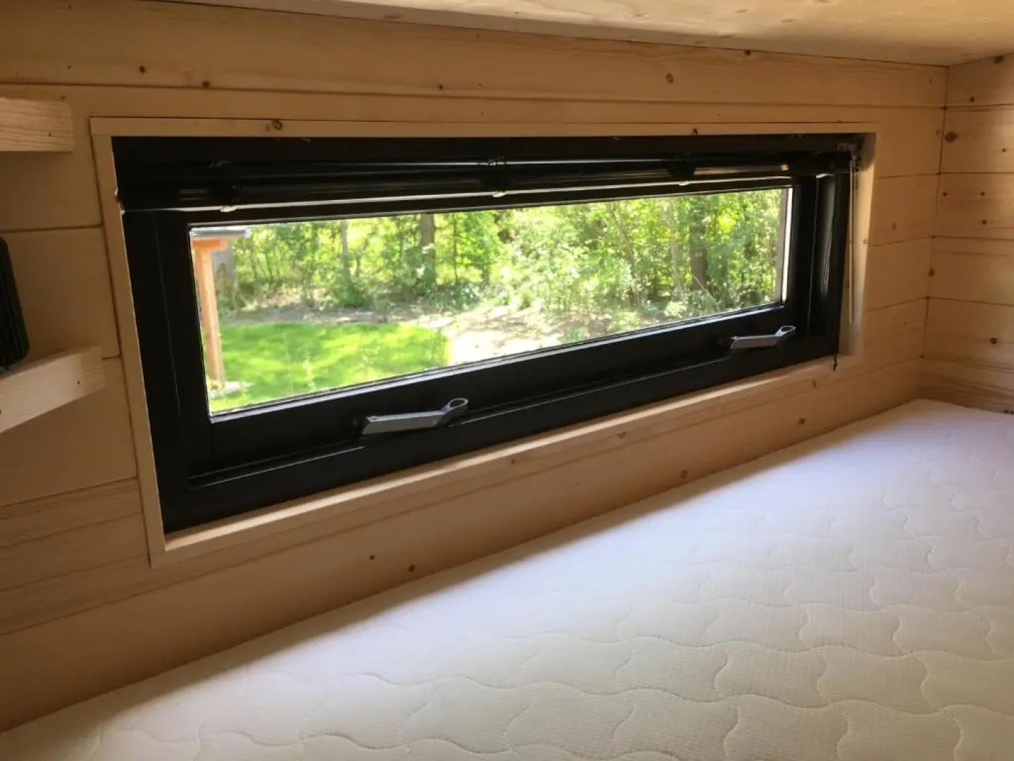 Fraai Tiny House aan het veluwemeer met uitzicht & veranda