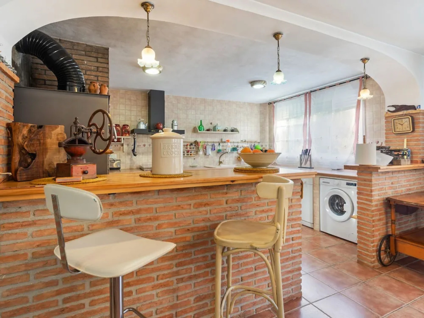 Lovely Chalet in Polop With Swimming Pool