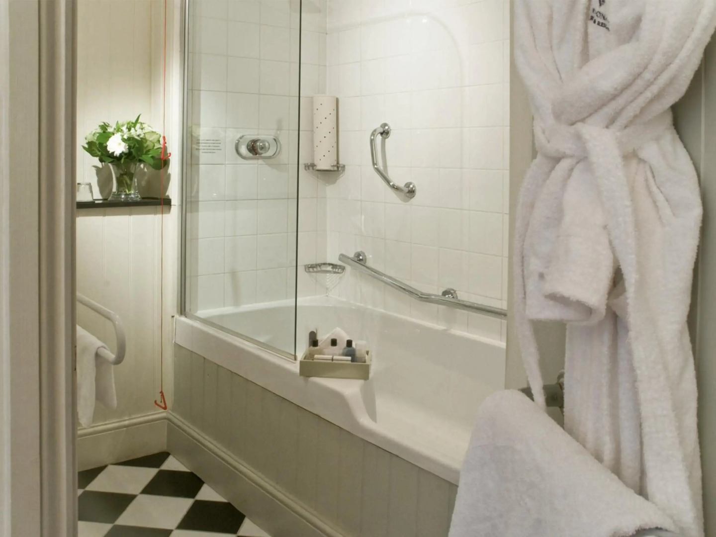 Macdonald Bear Hotel