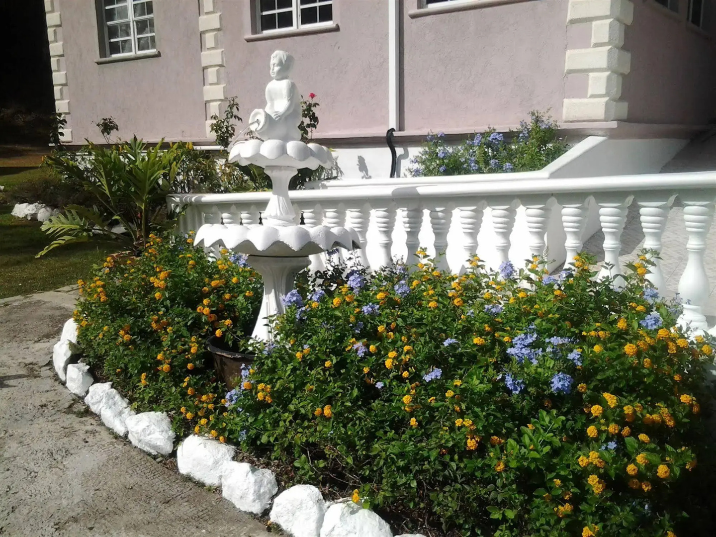 Rejens Hotel