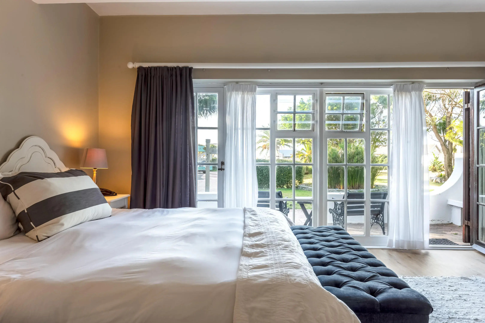 Whale Rock Luxury Lodge