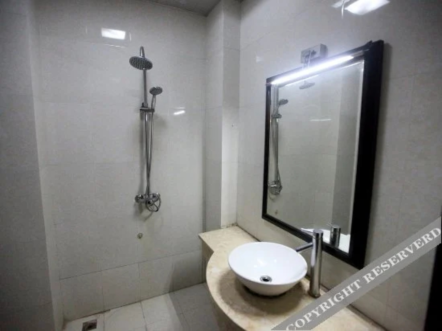 Rnhu Hotel