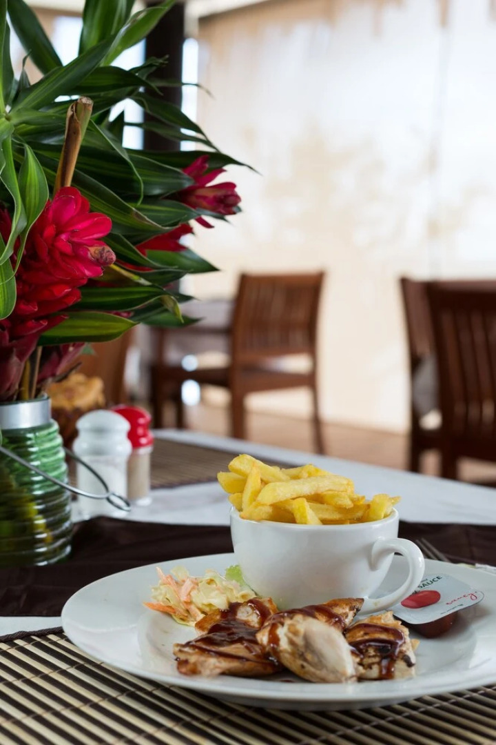 Funky Fish Beach & Surf Resort - Hostel