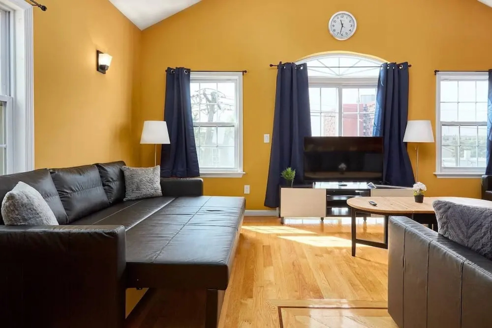 Bright, Spacious House!