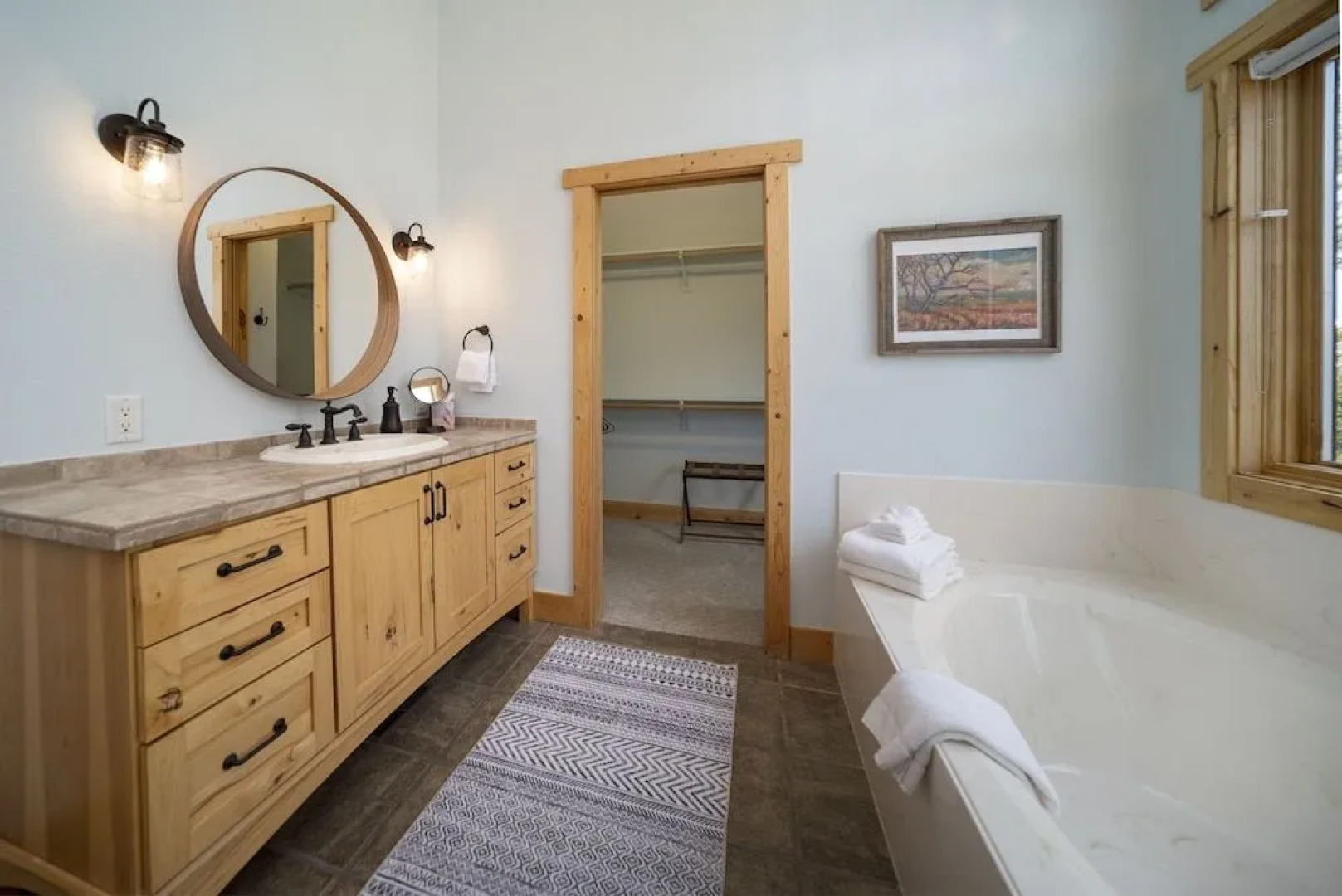 Moose Ridge Cabin 5 Bedroom Cabin by RedAwning