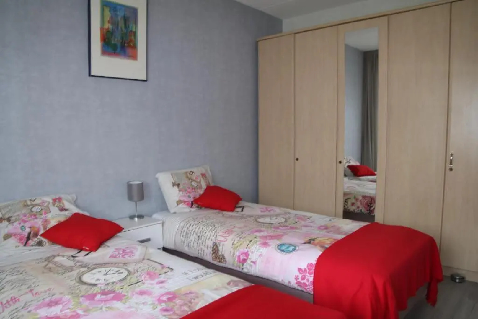 Heerenveen zonnige hoekwoning met tuinkamer en eigen parkeerplaats