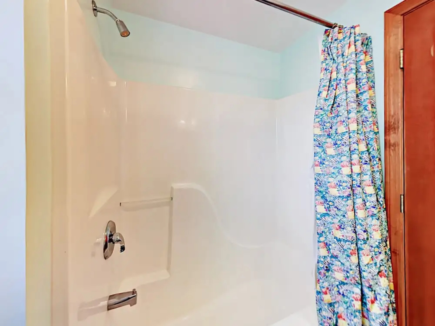 Cape Cod Bay - 4 Br Home