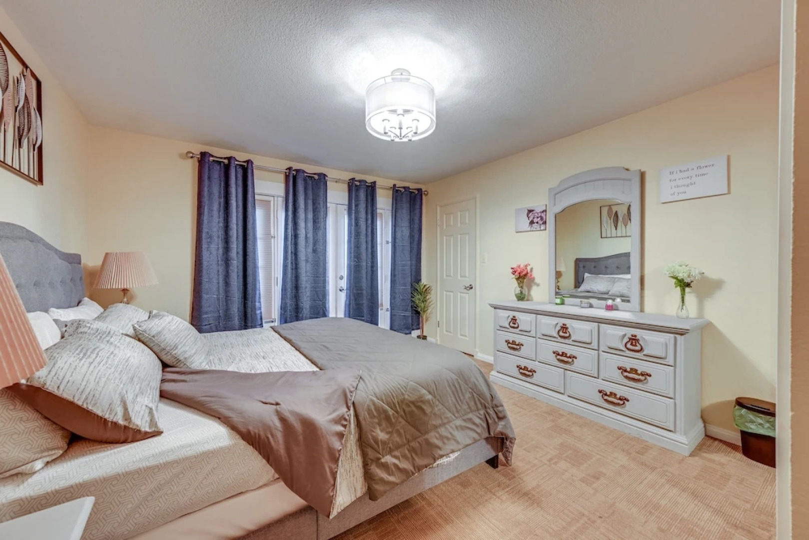 Enchanting Puyallup Home w/ Spacious Deck!