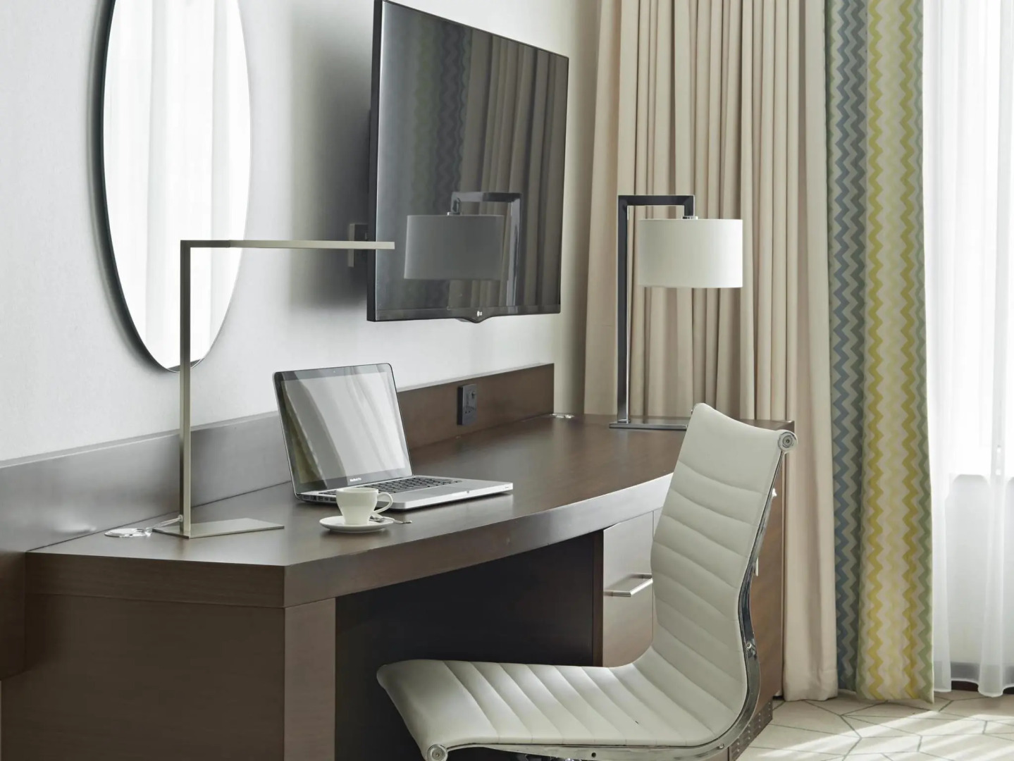 Hyatt Place Dubai Baniyas Square