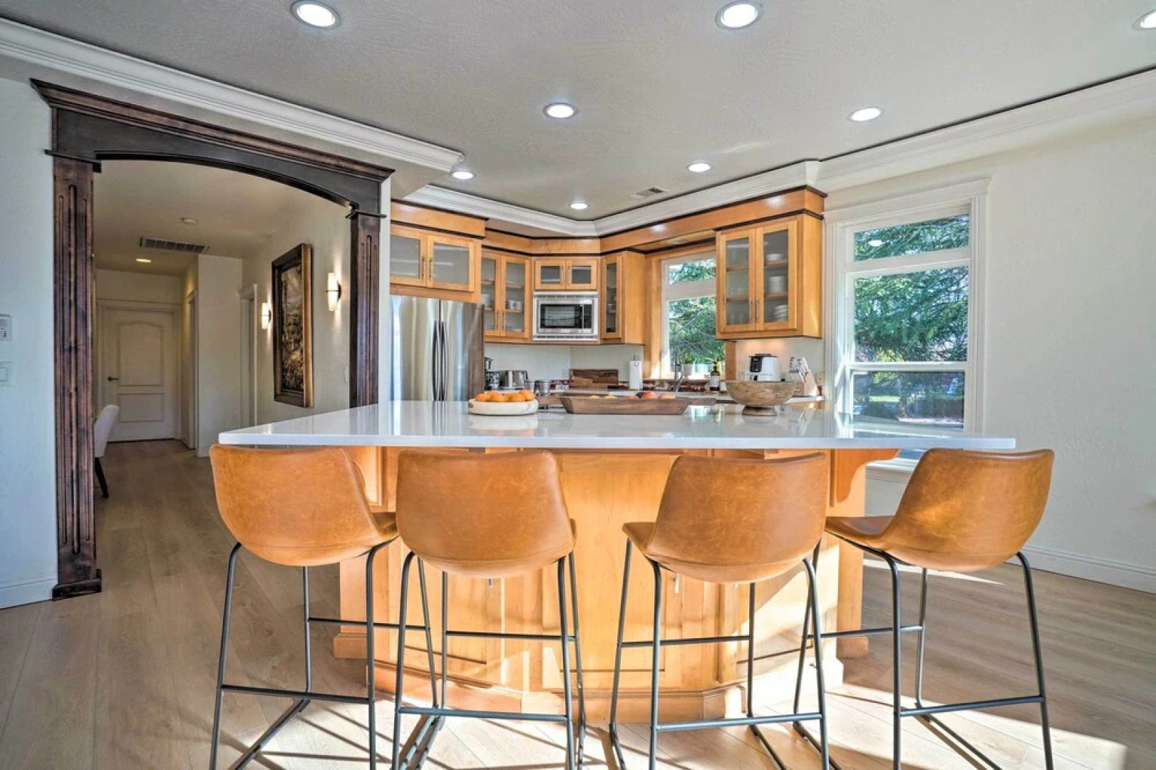 Luxe Getaway w/ Riverfront Views in Grants Pass!