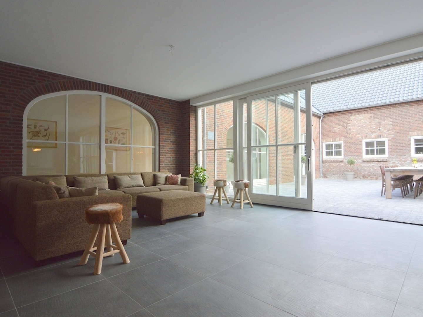 Swolgen Estate With Sauna