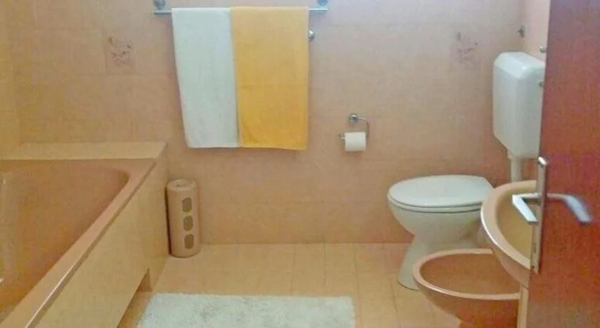 Apartments and Rooms Mladenka