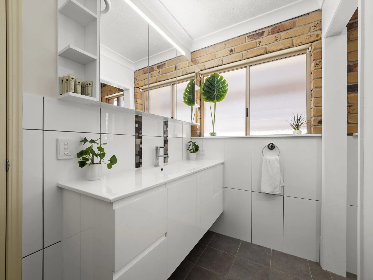 Kennedy Drive Boutique Motel - Close To City Centre & Airport