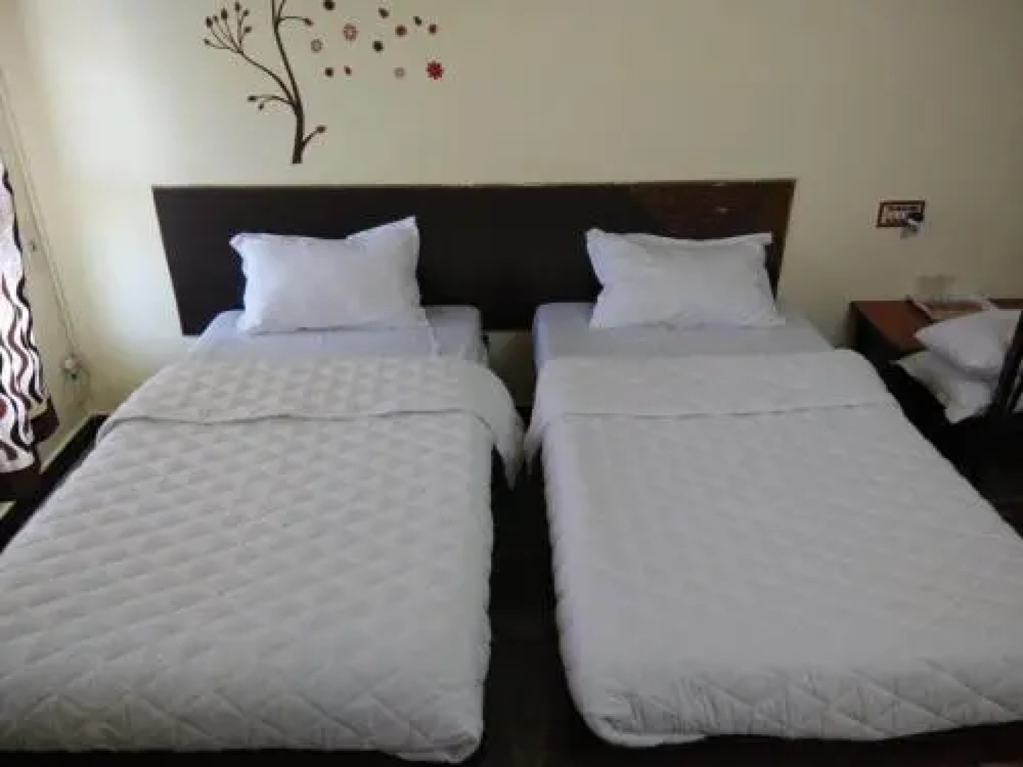 Muthu guest house