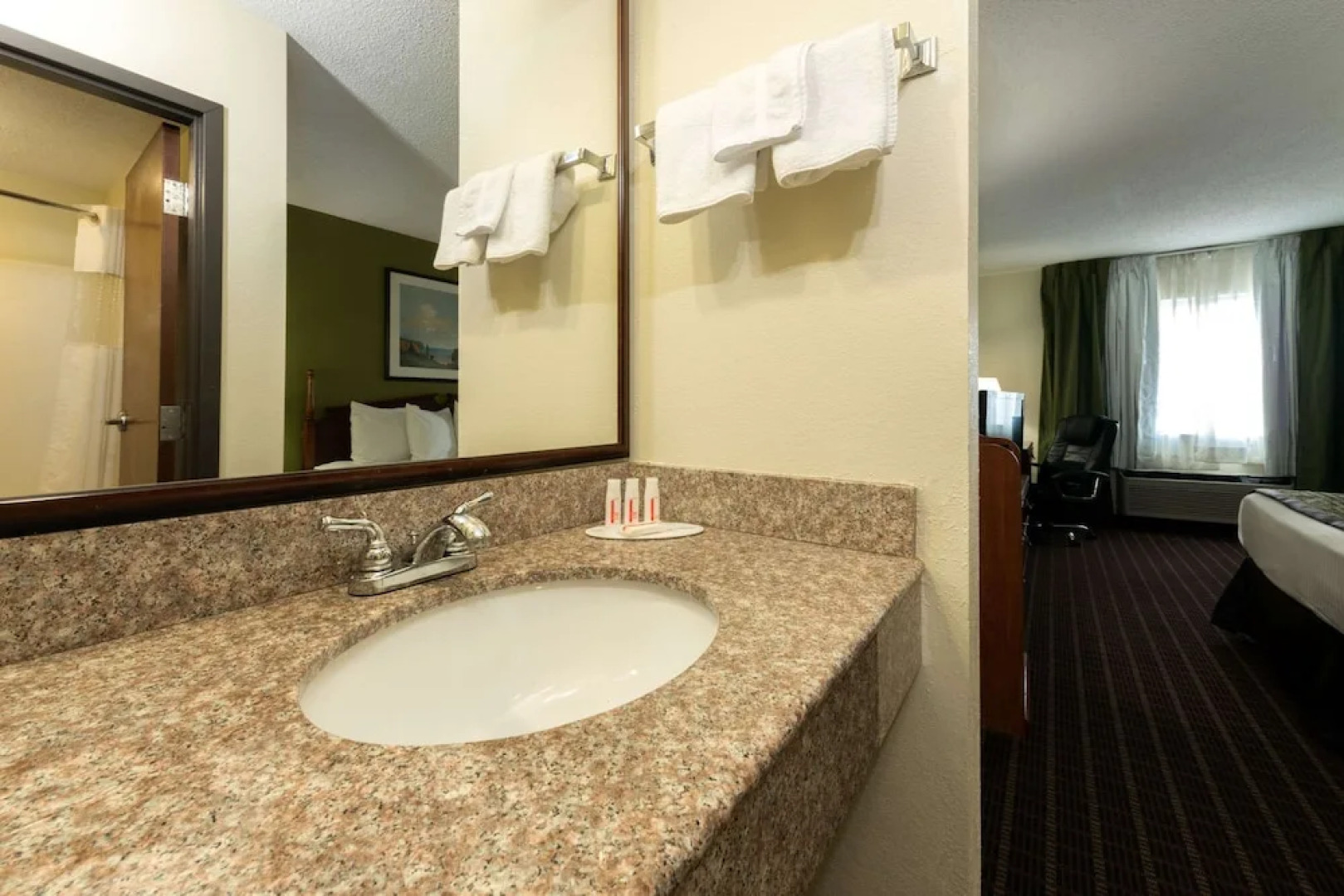 Baymont Inn & Suites Louisville South I 65