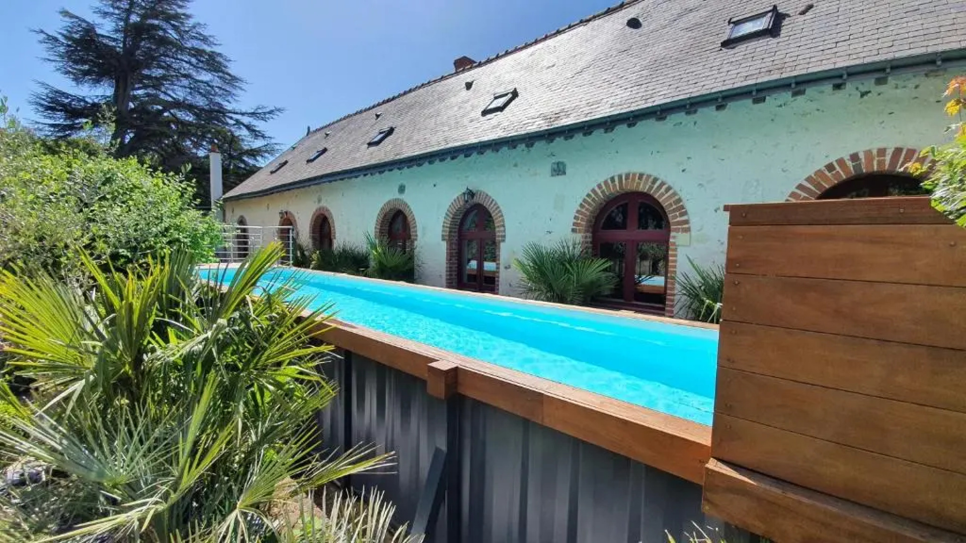 Demeure de 6 chambres avec piscine interieure jacuzzi et jardin clos a Vernou sur Brenne