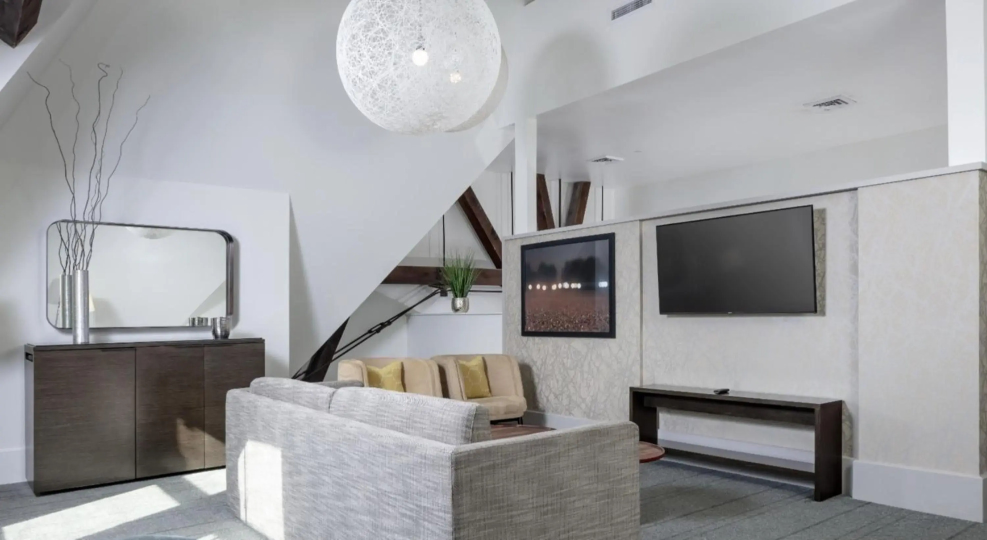 The Richardson Hotel