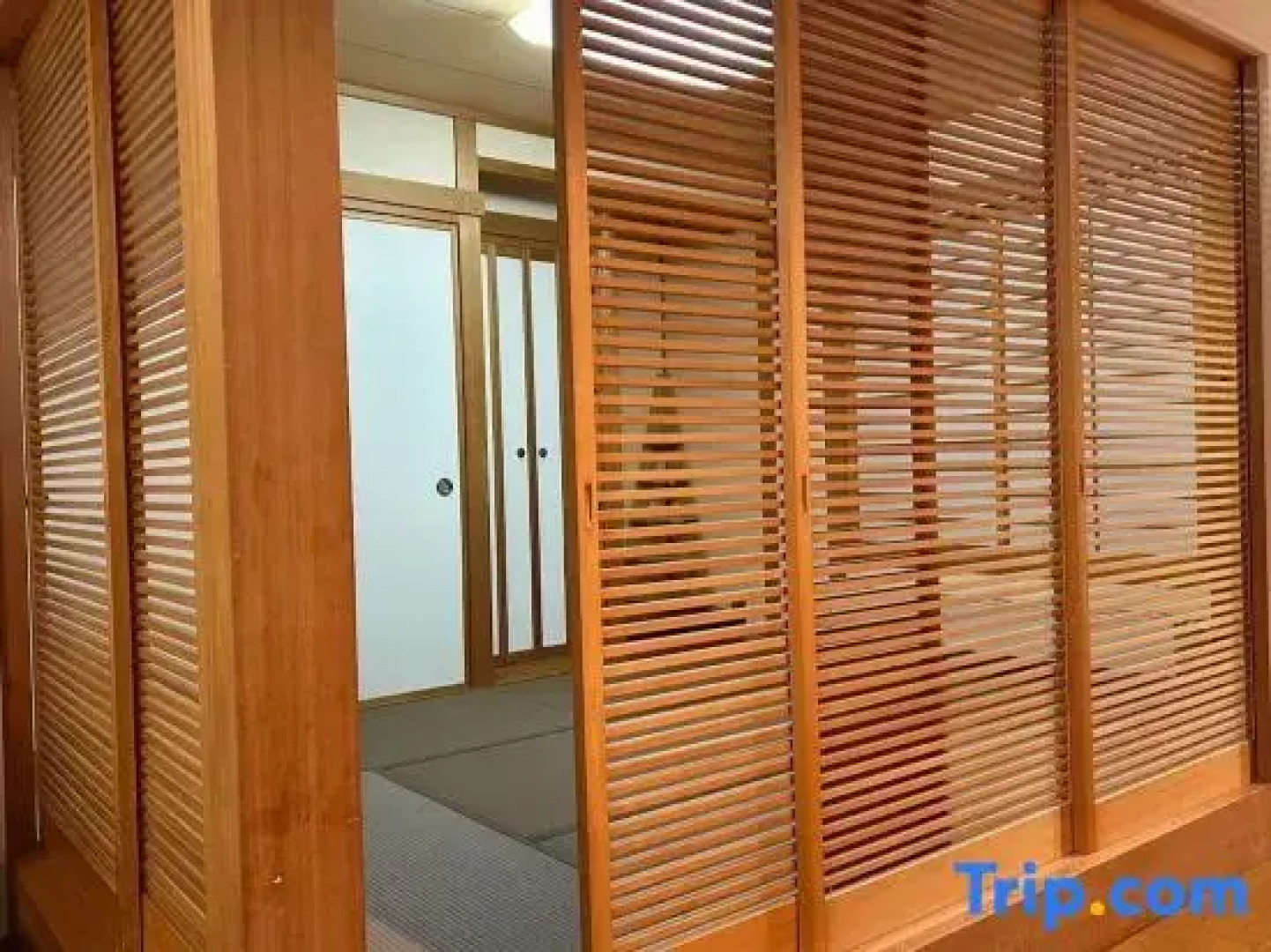 Whole House / 10 ppl/ 3 Parking /Free Wifi!