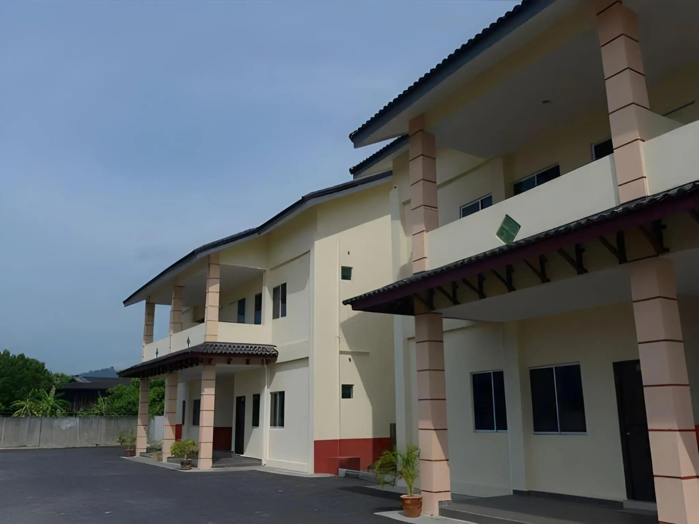 Adina Drive In Motel