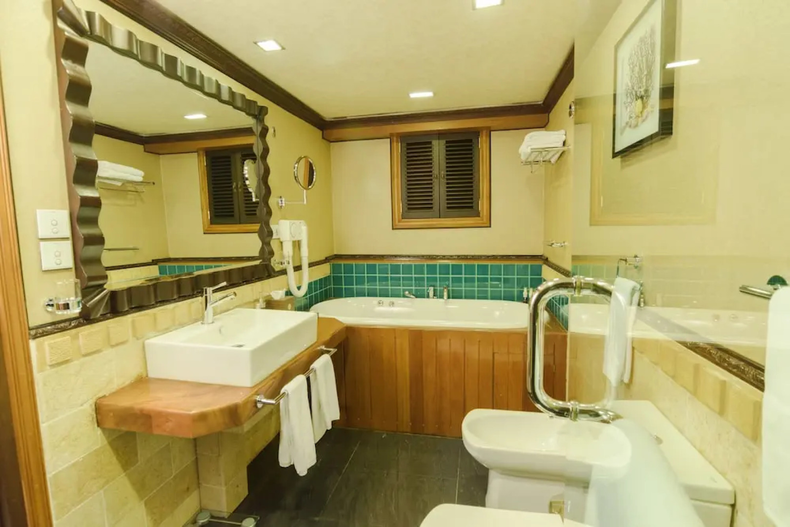 Dhaainkan'baa - Luxury Yacht