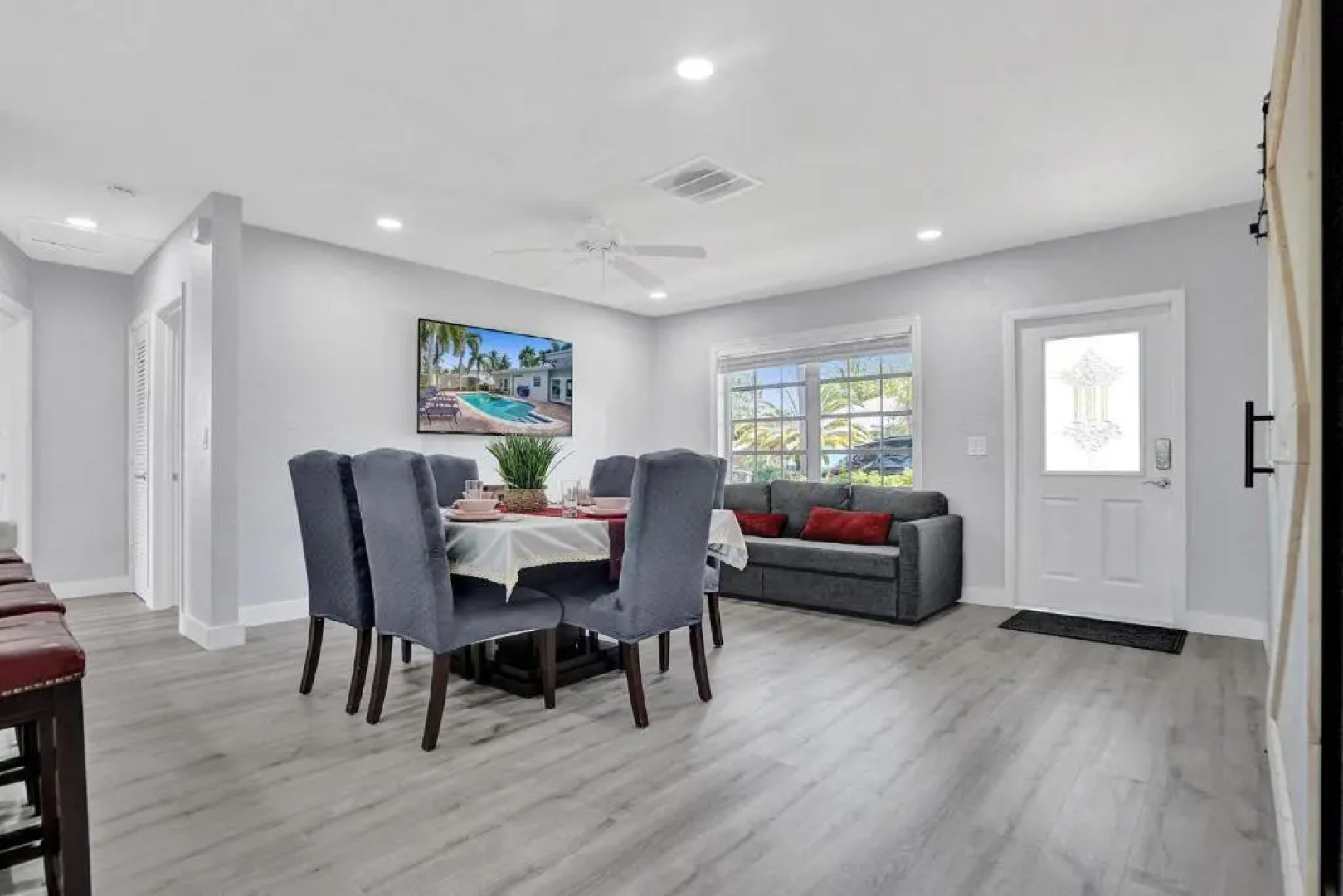 Modern 4bdr Home With Pool By The Beach