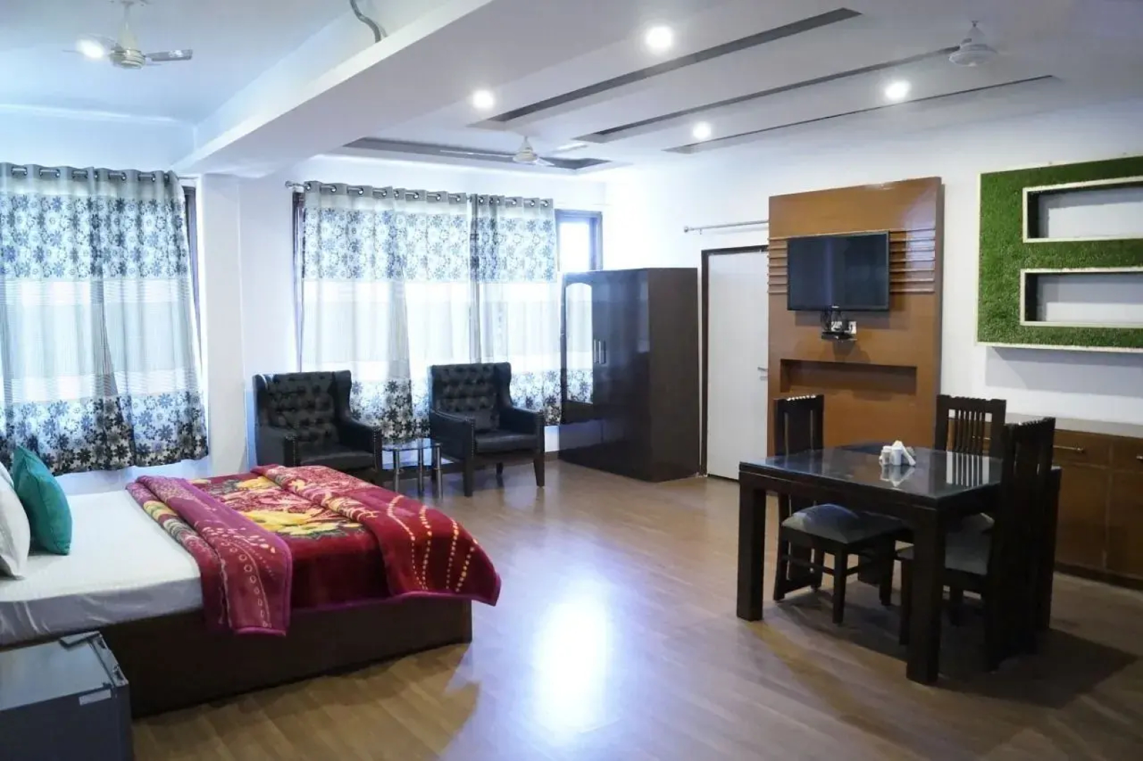Hotel Bliss