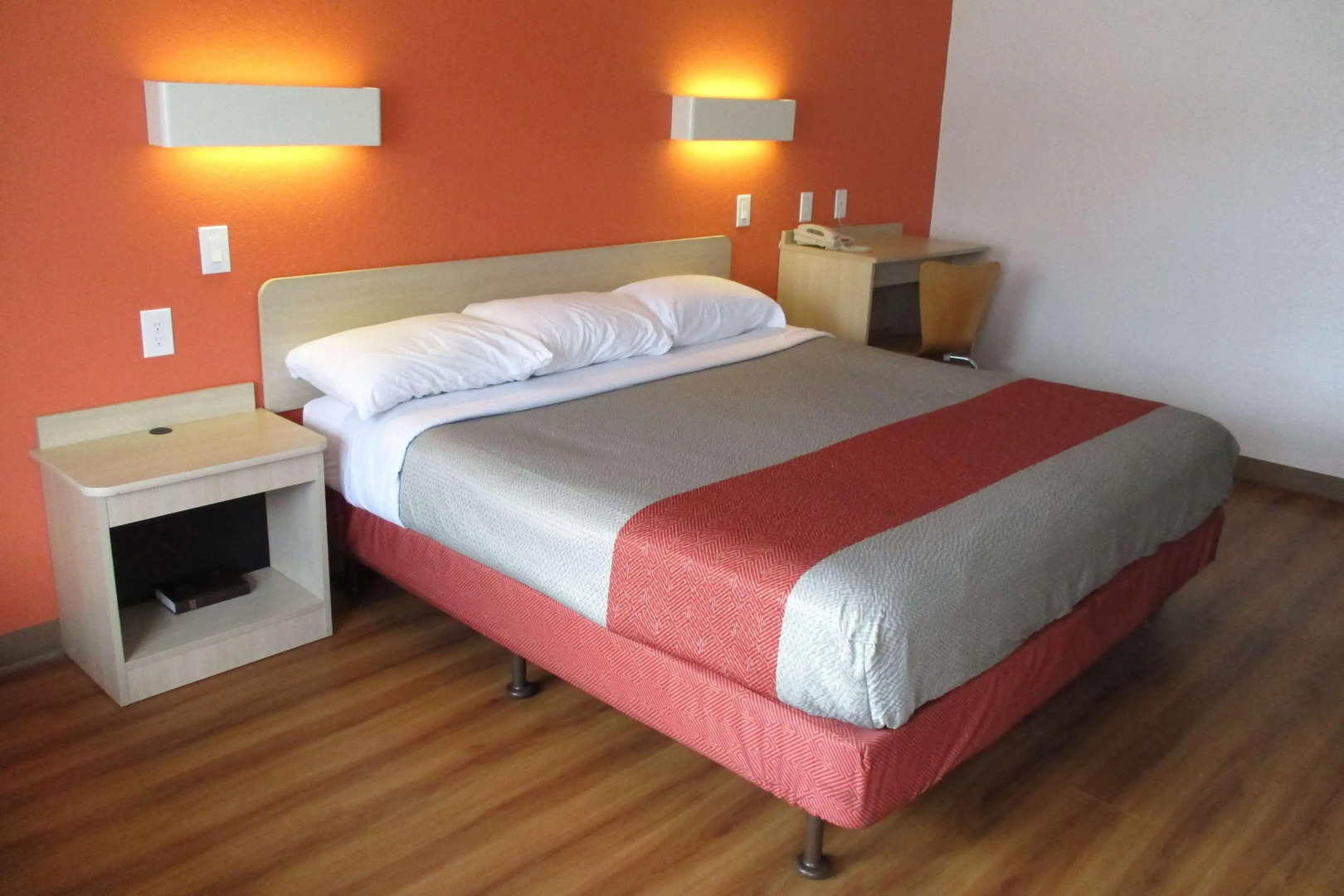 Travelodge by Wyndham Lansing