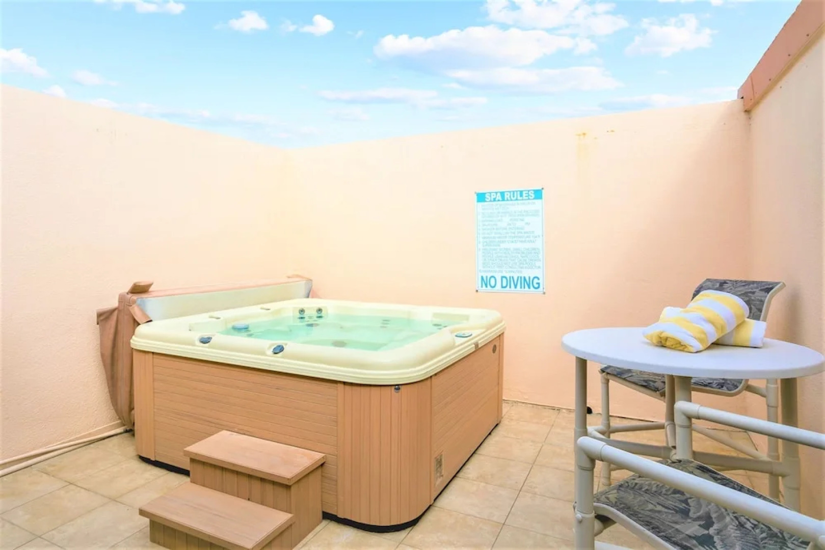 Paradise Beach Club by Happy Palm Stays