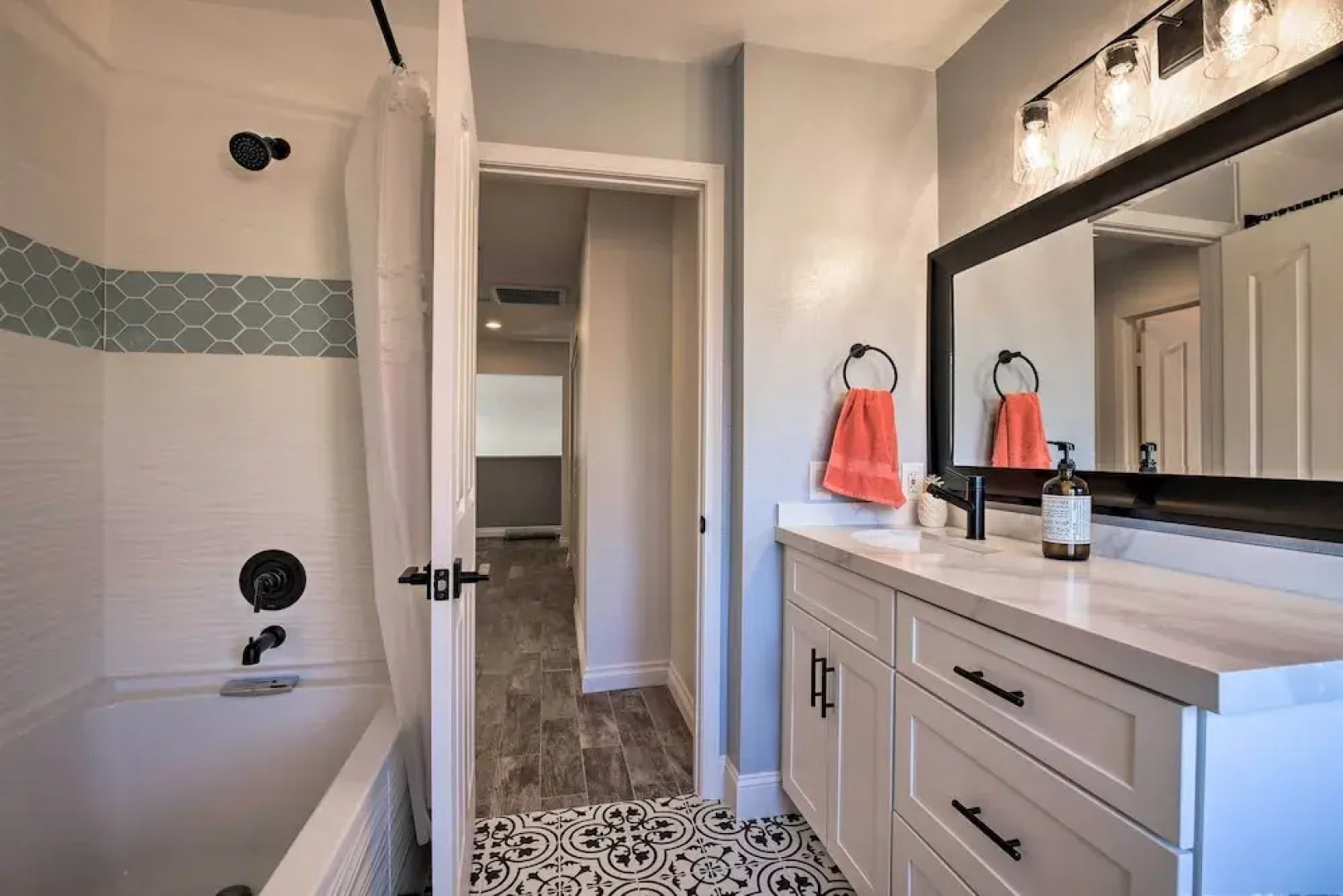 Upscale Palm Desert Oasis w/ BBQ - Near Golf!