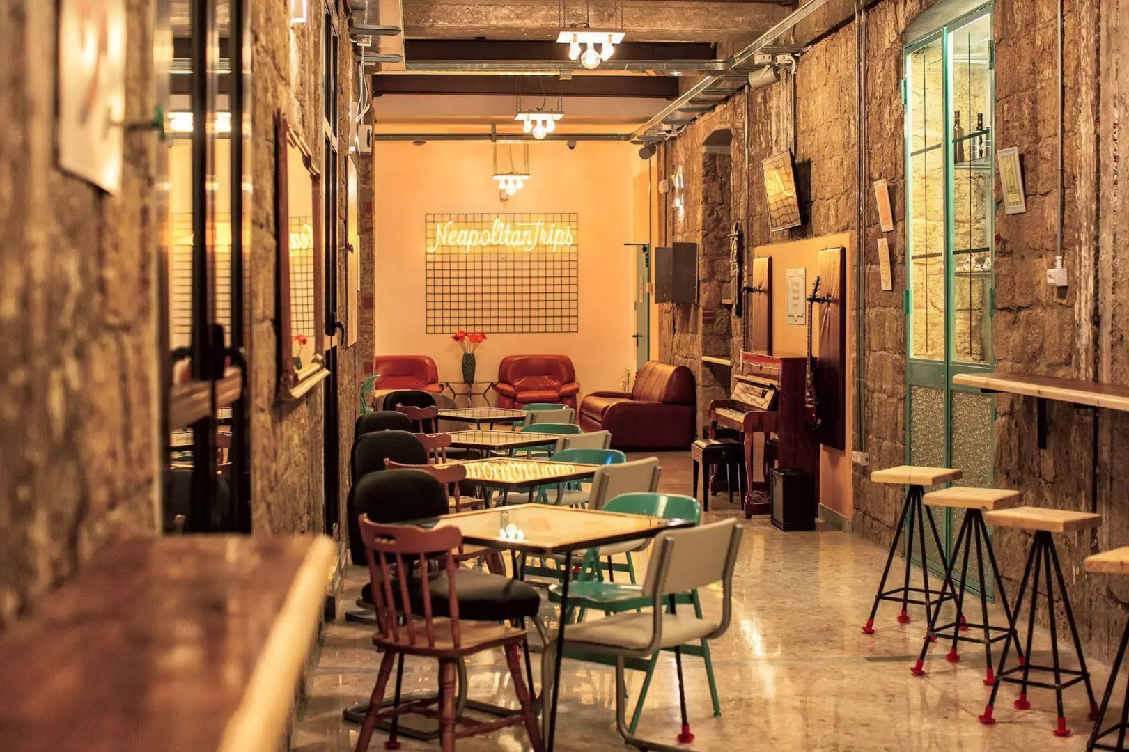 NeapolitanTrips Hostel and Bar