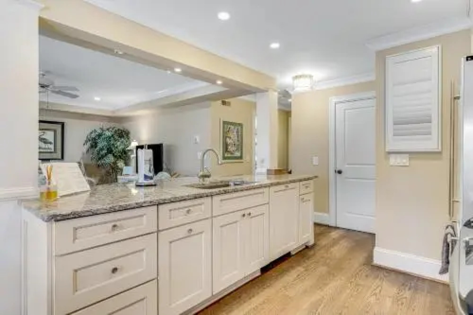 4689 Tennis Club Villa by RedAwning