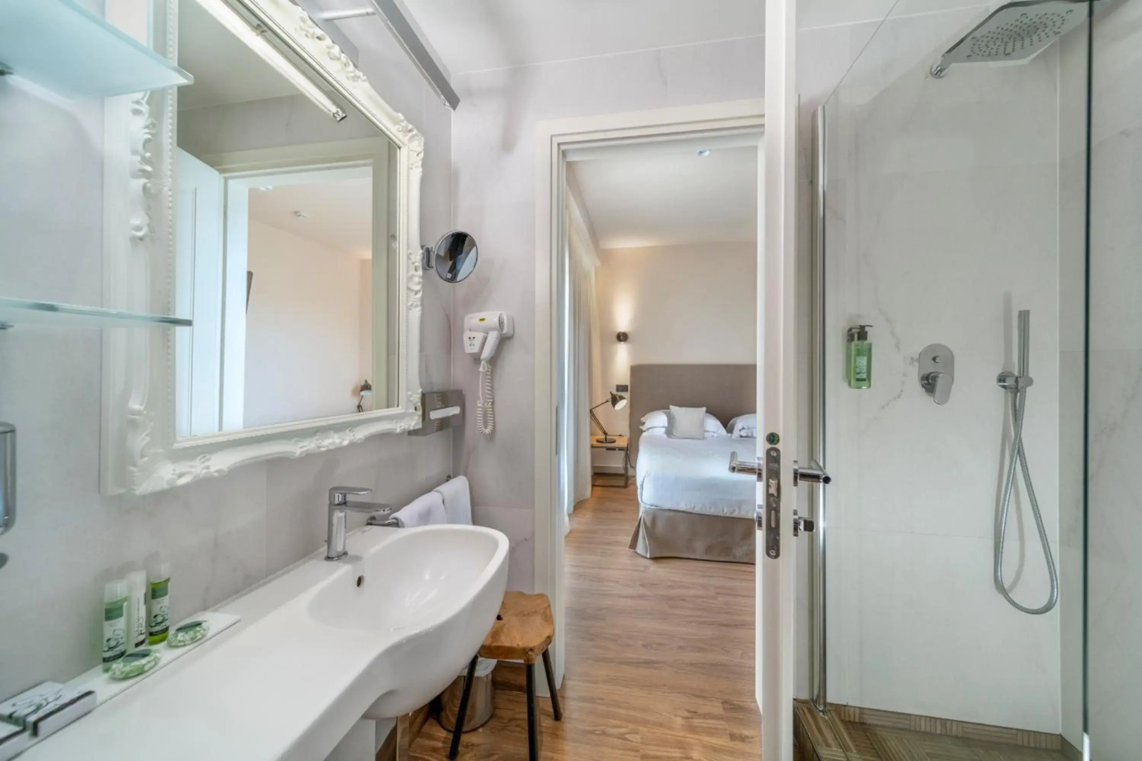 Hotel Select Suites & Spa / Apartments