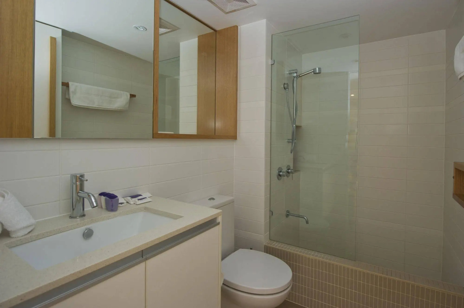 Maggies Beachfront Apartments