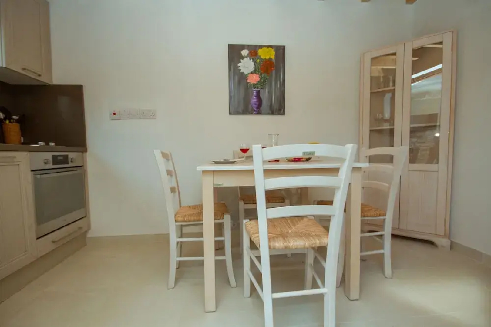 Thyone Studio Cottage