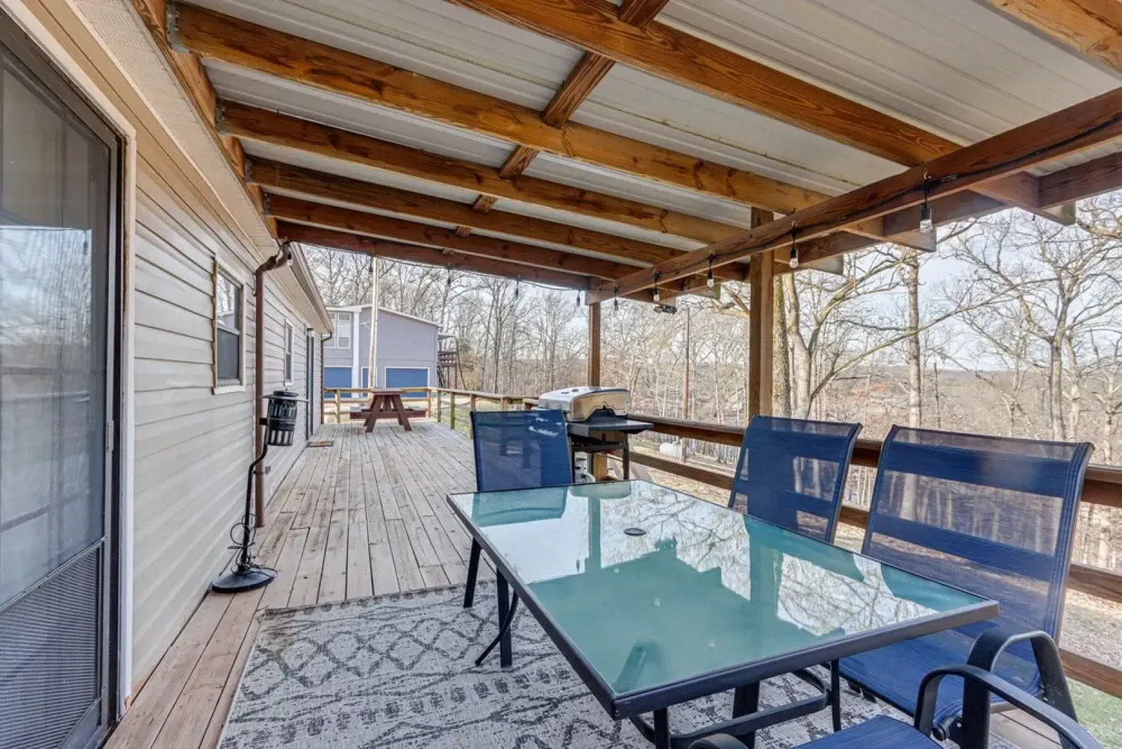 Lakefront Rogers Retreat w/ Grill & Spacious Deck