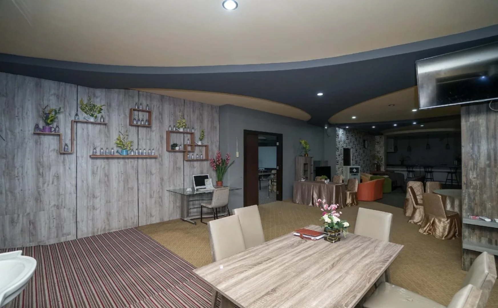 OYO 736 Hotel Best Skip